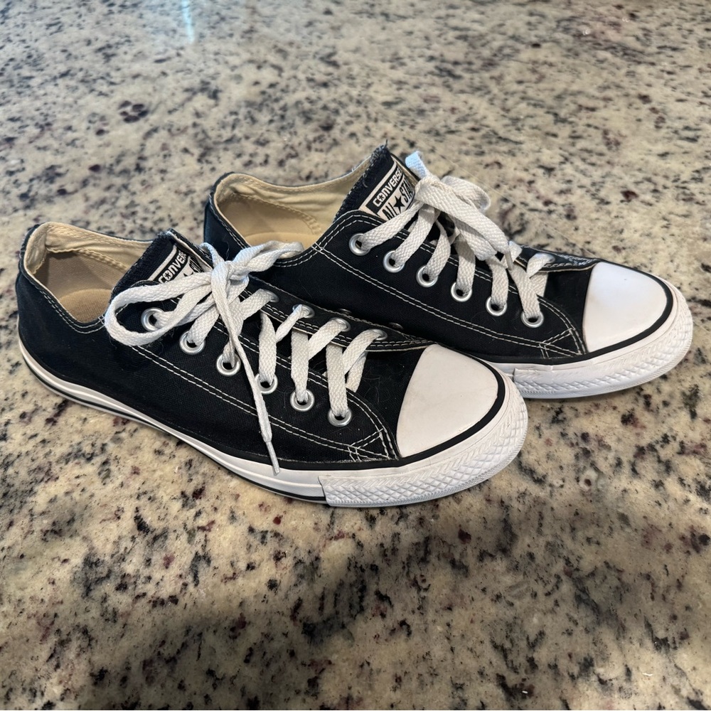 Converse Chuck Taylor All Star Low Top – Black – $25